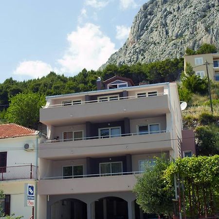 Apartment Perica Omis Exterior photo