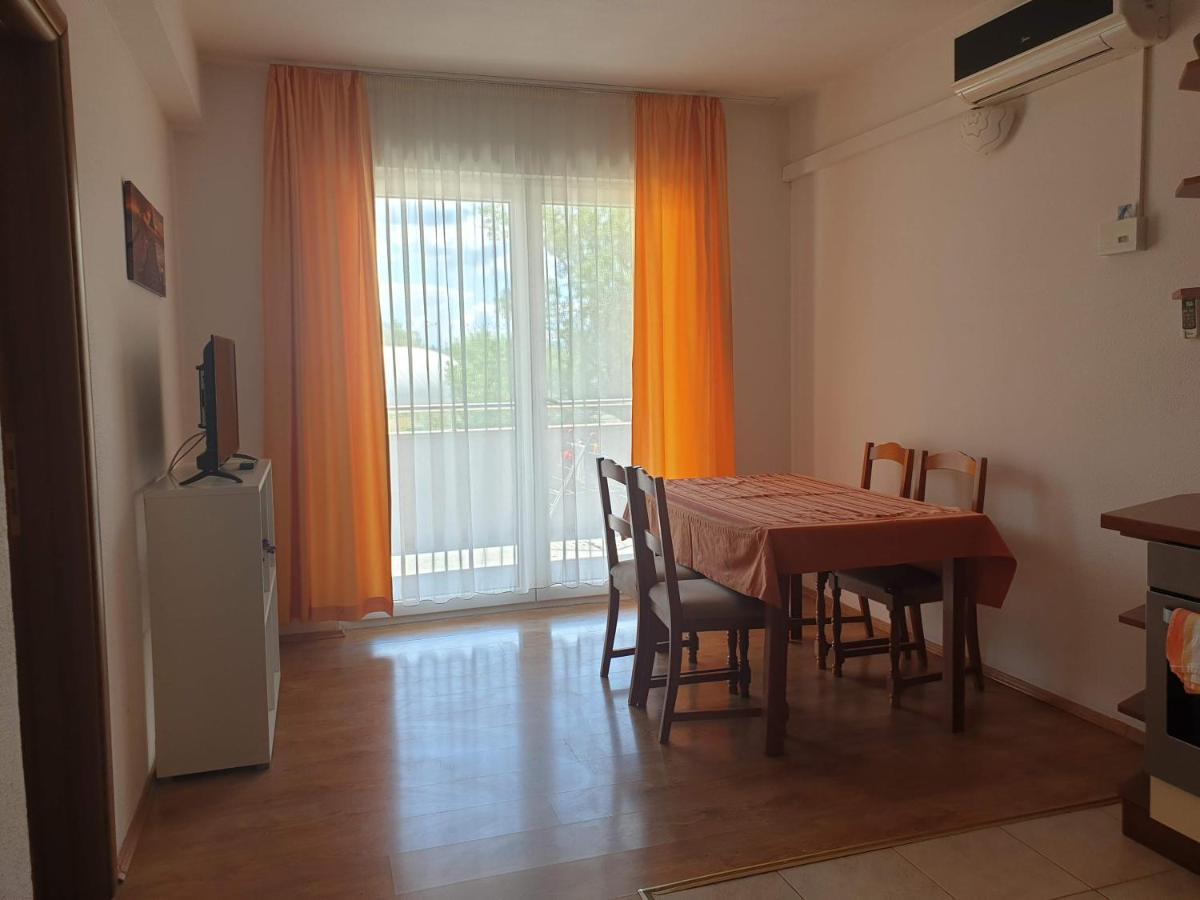 Apartment Perica Omis Exterior photo