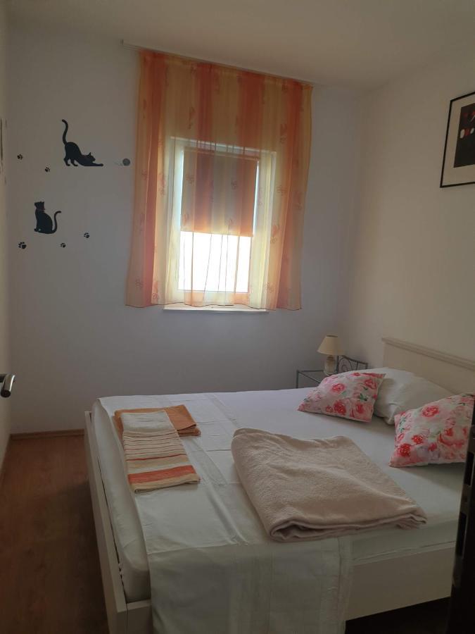 Apartment Perica Omis Exterior photo