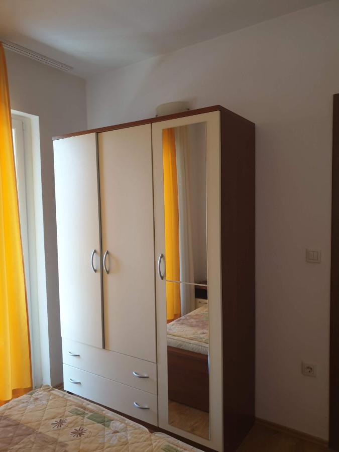 Apartment Perica Omis Exterior photo