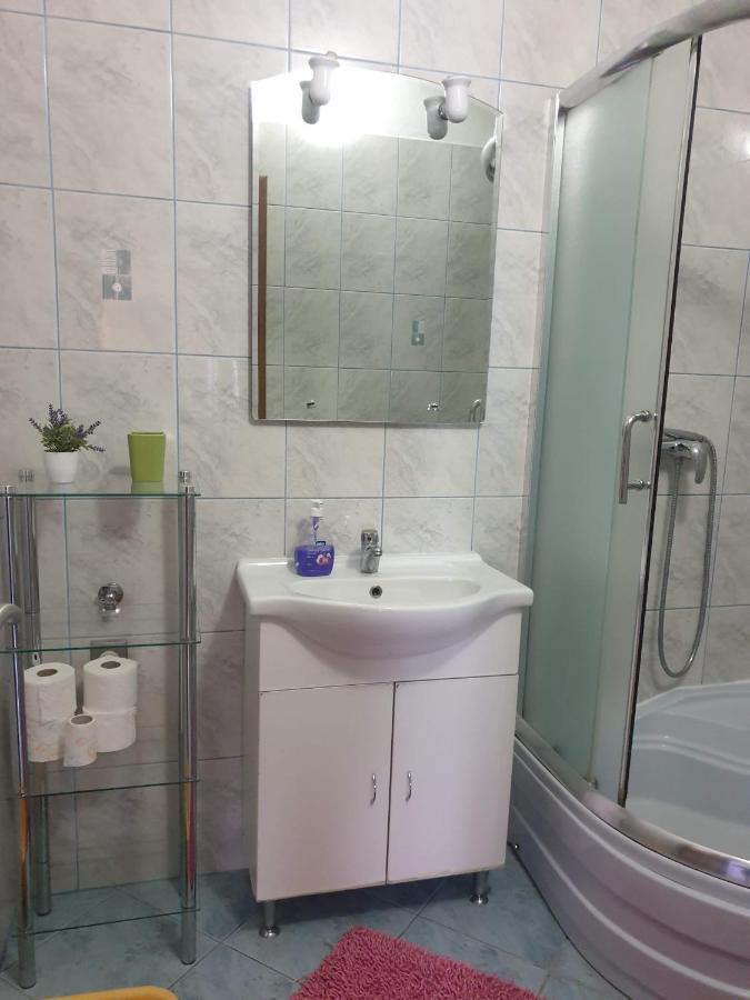 Apartment Perica Omis Exterior photo