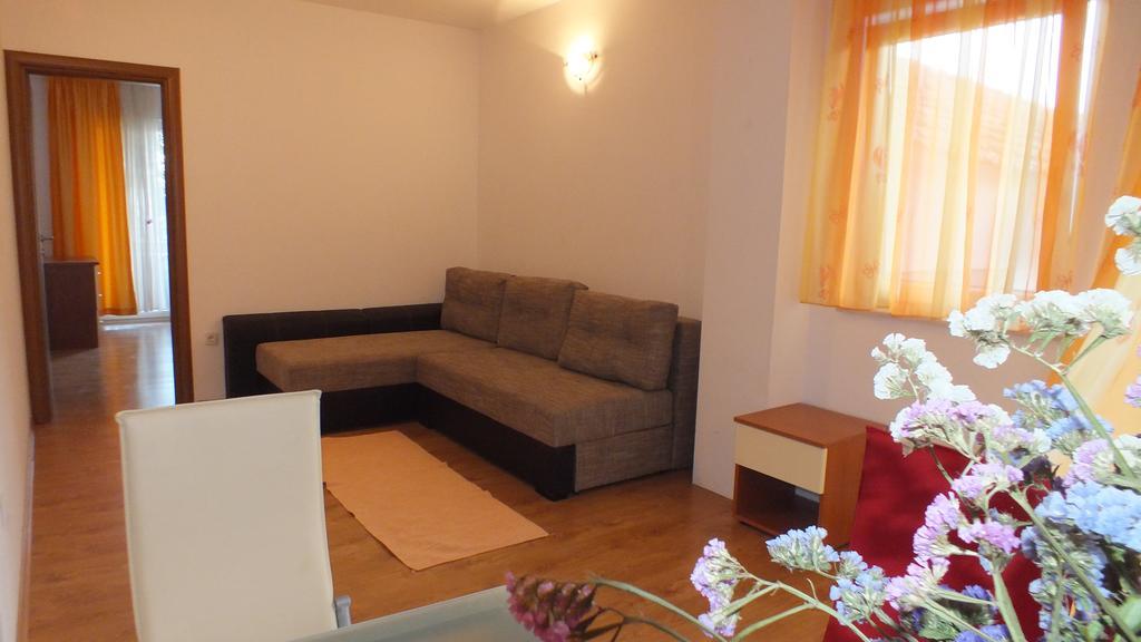 Apartment Perica Omis Exterior photo