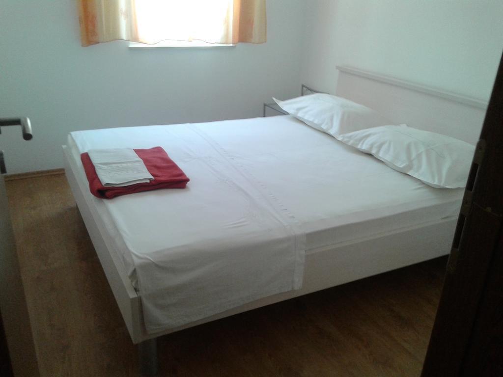 Apartment Perica Omis Exterior photo