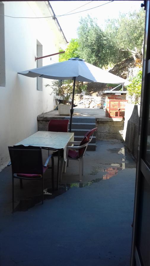 Apartment Perica Omis Exterior photo