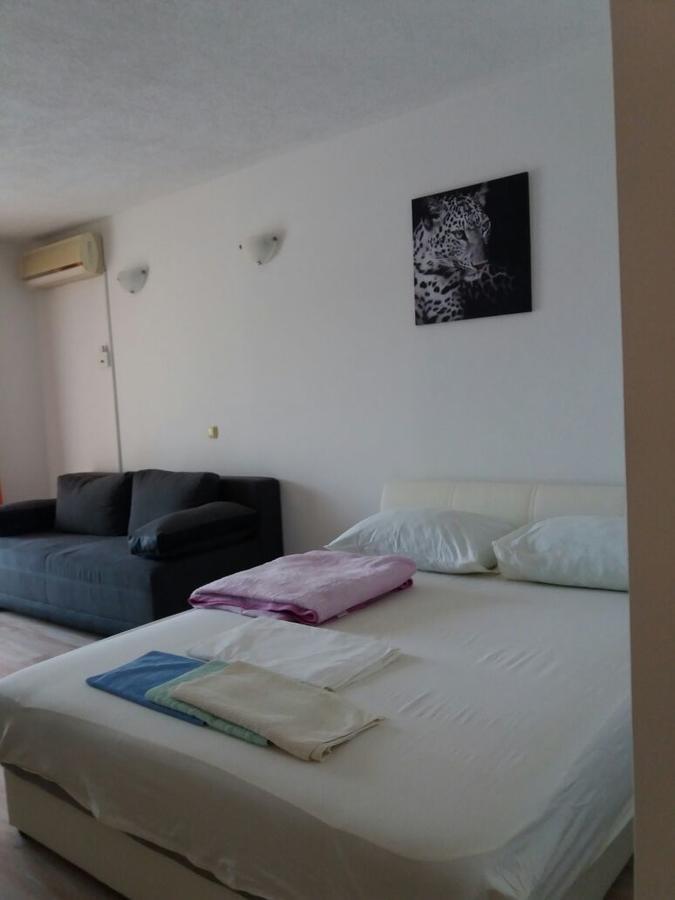 Apartment Perica Omis Exterior photo