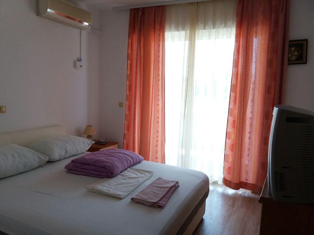 Apartment Perica Omis Exterior photo