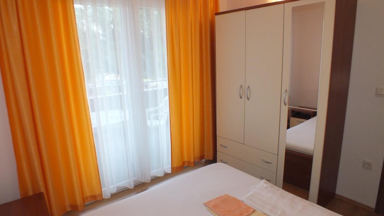 Apartment Perica Omis Exterior photo